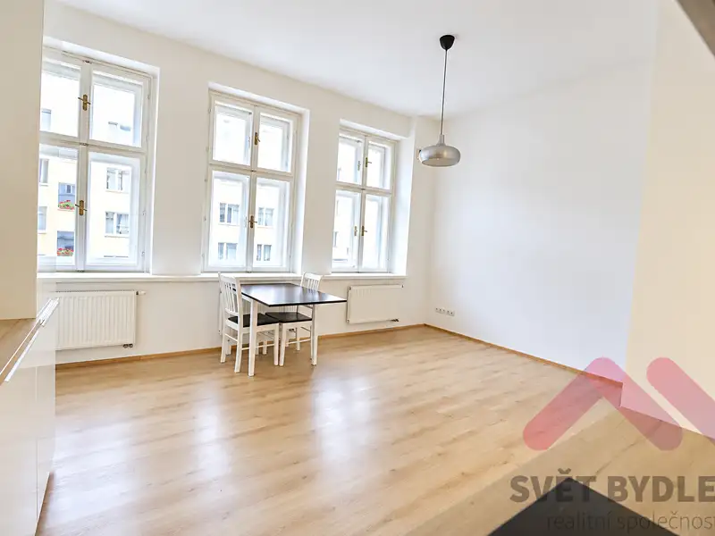 Pronájem bytu 2+kk 44 m², Praha – náhled fotky 2