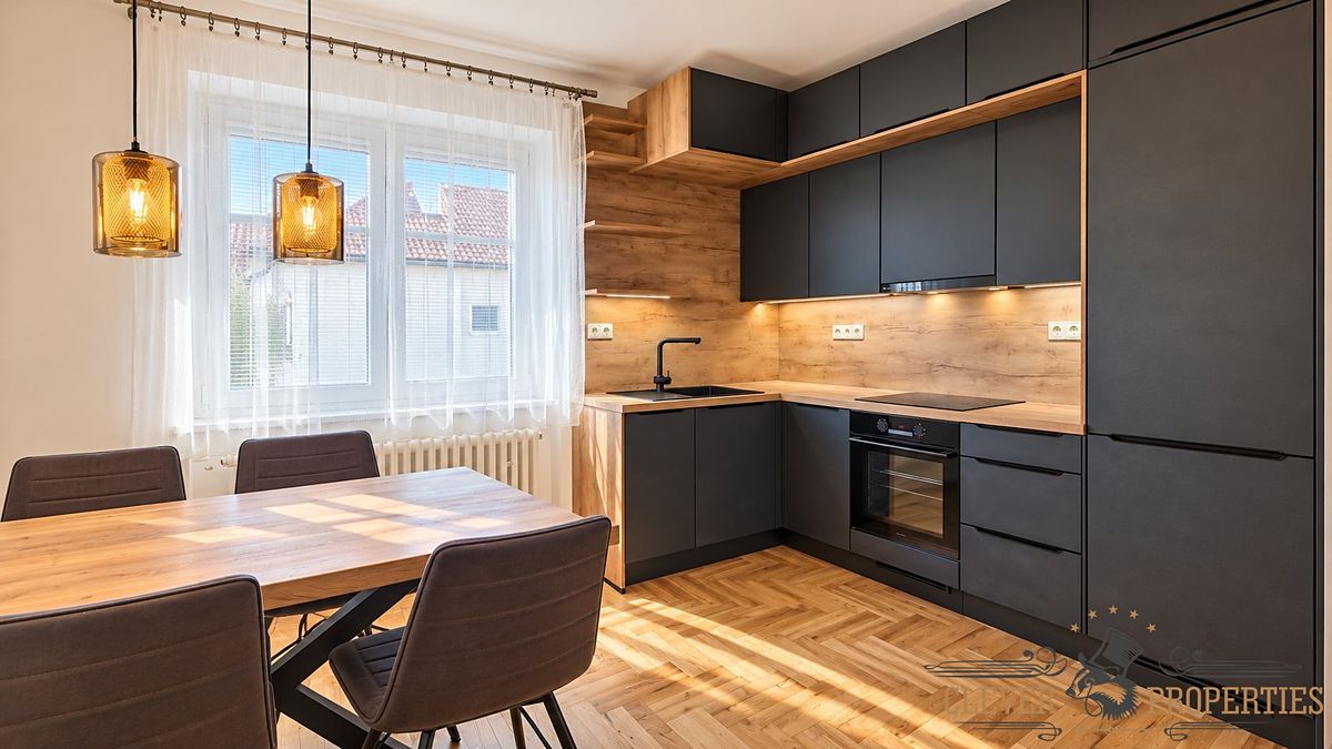 Pronájem bytu 3+kk 78 m² – fotografie 2
