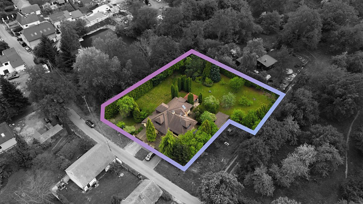 Prodej rodinného domu 305 m², pozemek 305 m² – fotografie 2