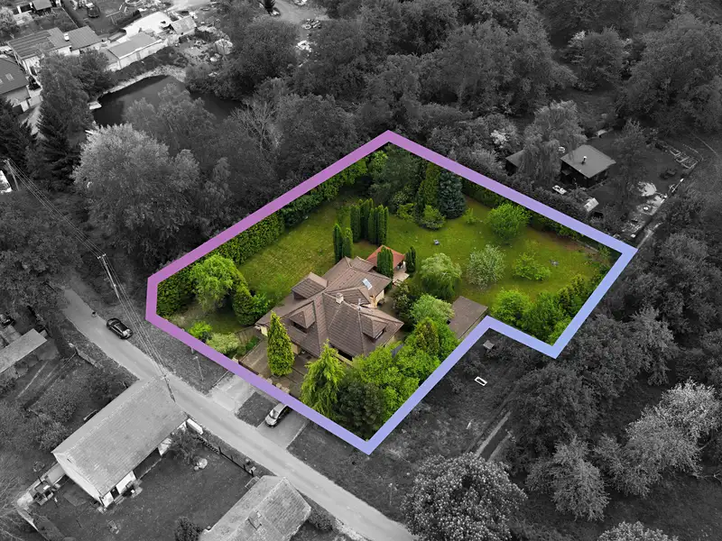 Prodej rodinného domu 305 m², pozemek 2048 m², Strančice – náhled fotky 2