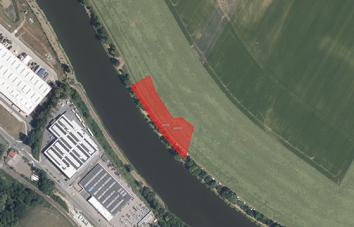 Prodej pole 5630 m²