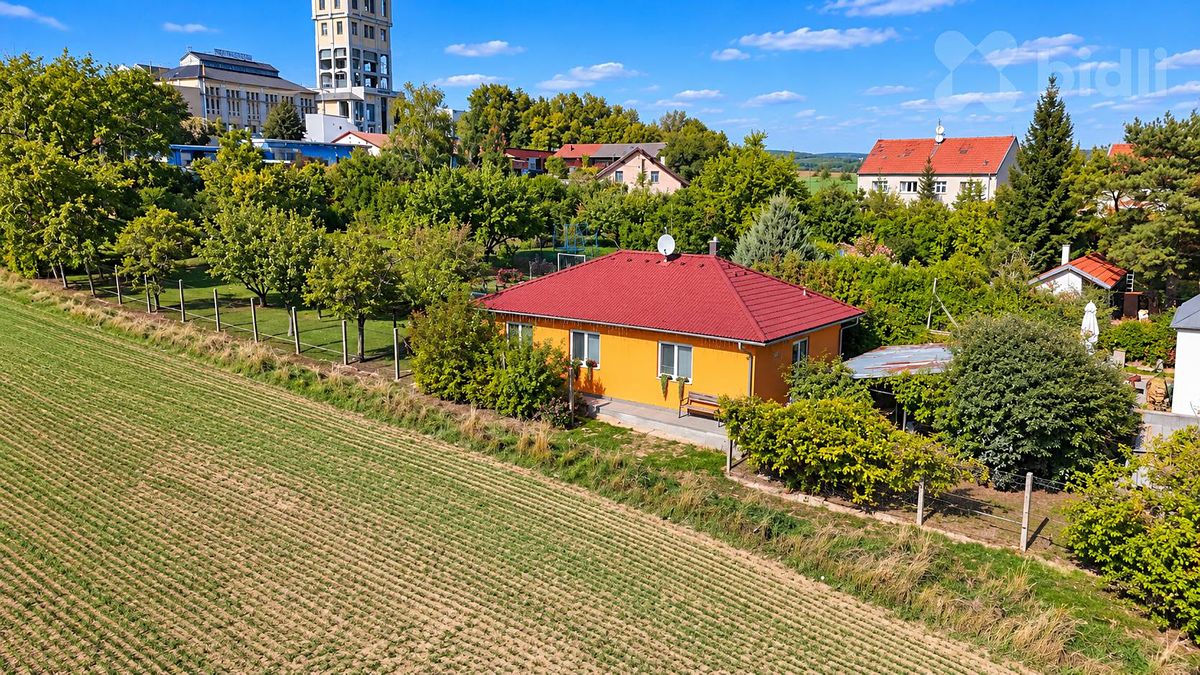 Prodej rodinného domu 220 m², pozemek 1700 m²