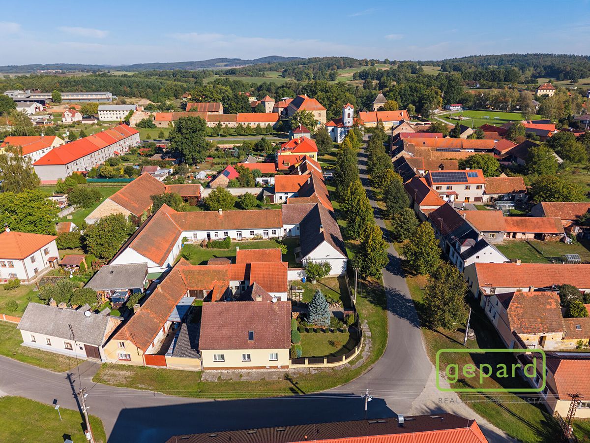 Prodej rodinného domu 207 m², pozemek 724 m² – fotografie 4