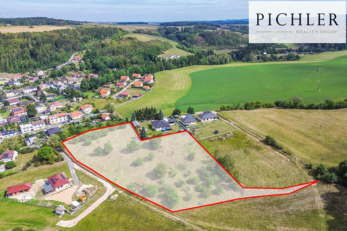Prodej stavebního pozemku 10447 m², Radnice – fotka 1 z 3
