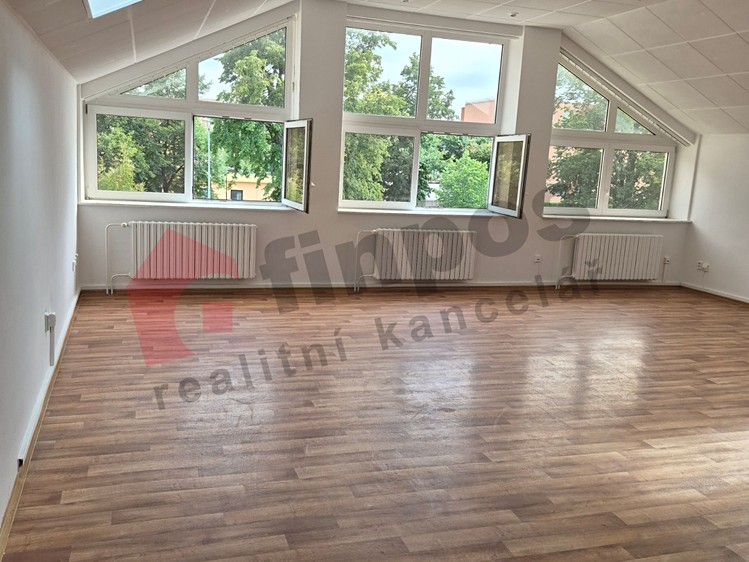 Комерційне приміщення в оренду, 100 м² (1 з 6)