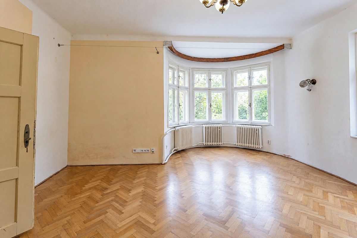 Prodej rodinného domu 215 m², pozemek 725 m², Chotoviny – fotka 1 z 3