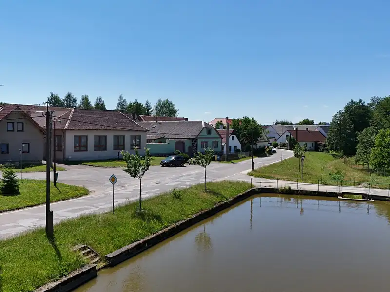 Prodej rodinného domu 255 m², pozemek 2214 m², Staré Hobzí – náhled fotky 3