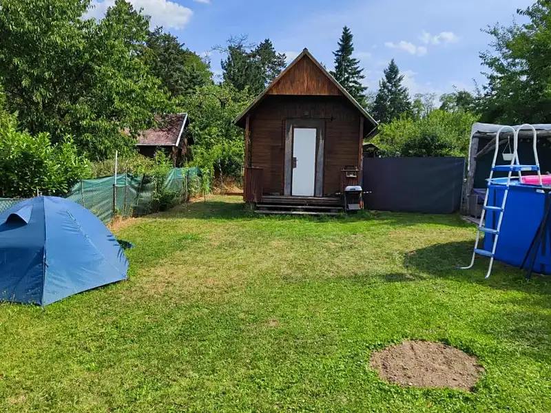 Prodej chaty 14 m², pozemek 300 m², Praha – náhled fotky 1