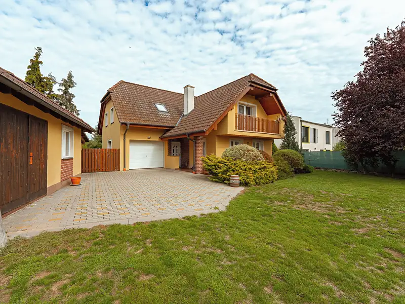 Prodej rodinného domu 174 m², pozemek 112 m², Litovel – náhled fotky 2