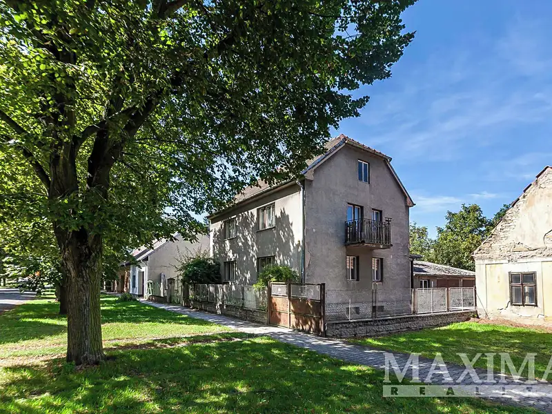 Prodej rodinného domu 244 m², pozemek 503 m², Městec Králové – náhled fotky 1