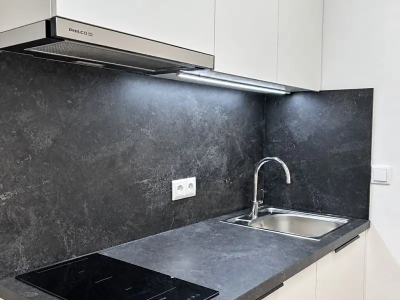 Pronájem bytu 1+kk 25 m², Praha – náhled fotky 3