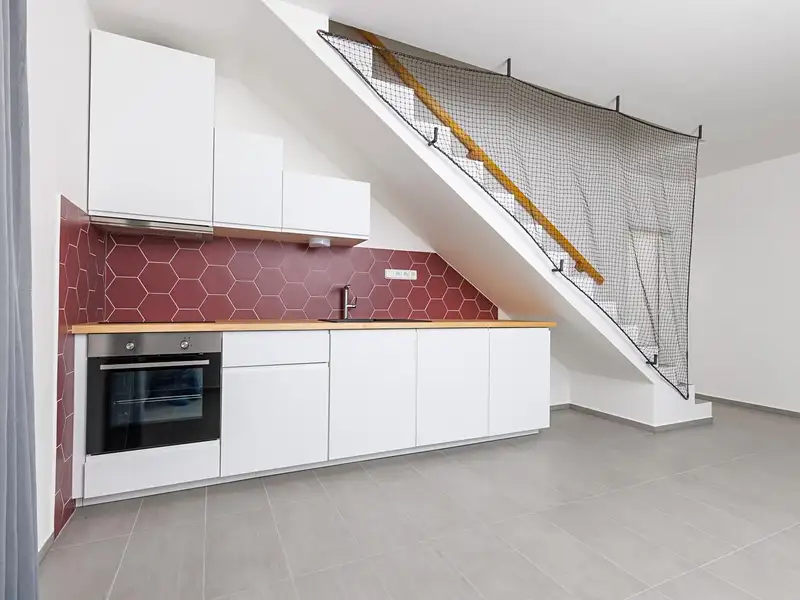 Pronájem bytu atypický 73 m², Sedlec – náhled fotky 2