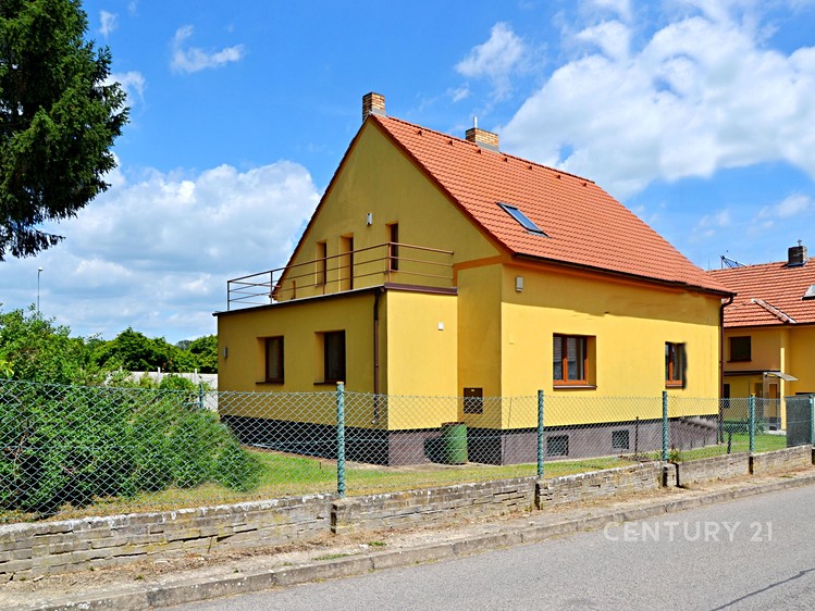 Prodej domu, 215 m² (1 z 24)