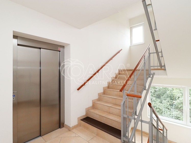 Pronájem bytu 1+kk, 26 m² (10 z 17)
