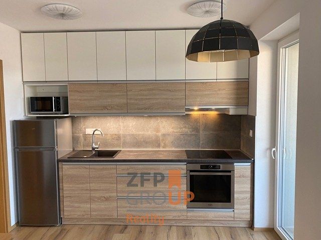 Pronájem bytu 1+kk 37 m² – fotografie 2
