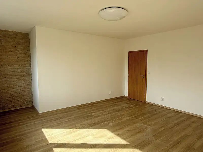 Pronájem bytu 3+kk 70 m², Pardubice – náhled fotky 2
