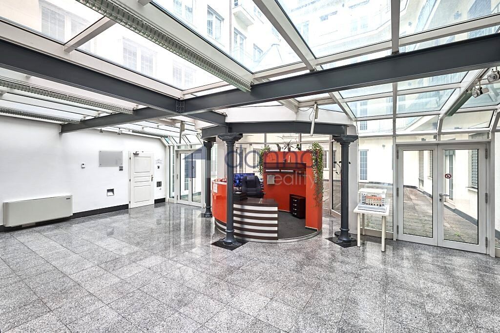 Pronájem kanceláře 164 m² – fotografie 2