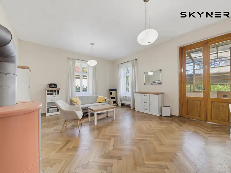 Prodej rodinného domu 250 m², pozemek 775 m², Dubí – náhled fotky 2