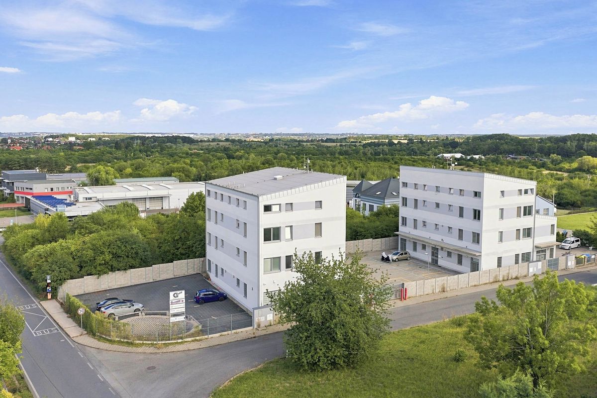 Pronájem vícegeneračního domu 1382 m², pozemek 2009 m²