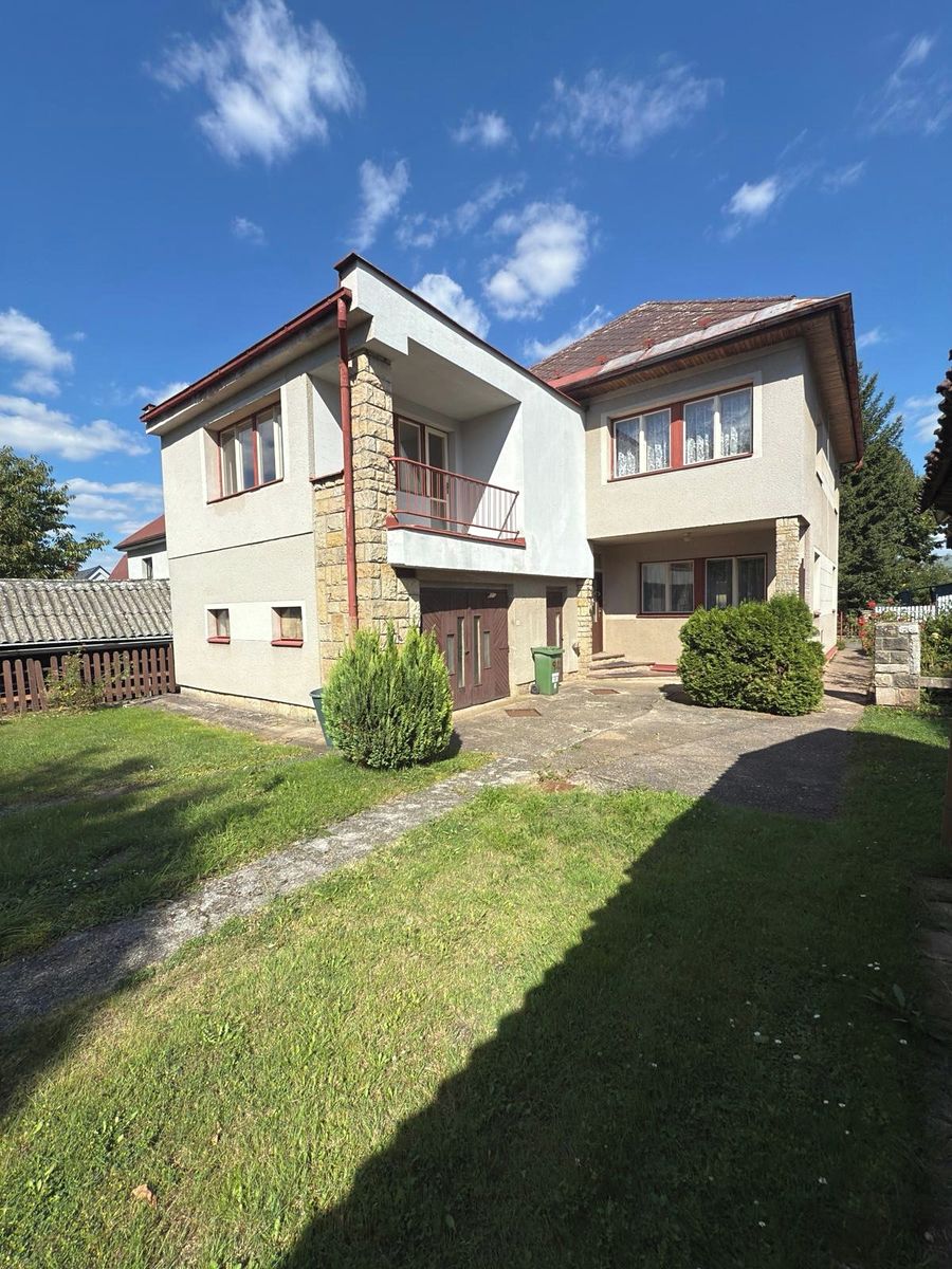 Prodej rodinného domu 170 m², pozemek 723 m² – fotografie 2