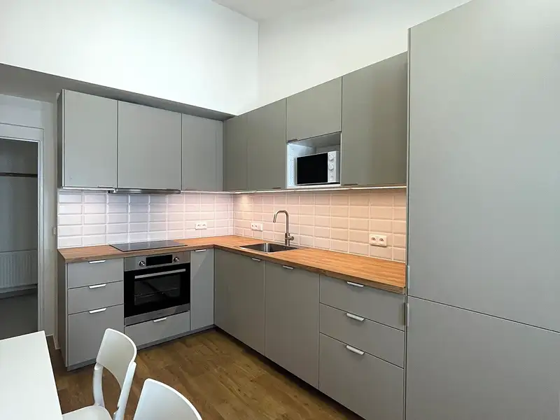 Prodej bytu 3+1 110 m², Praha – náhled fotky 3