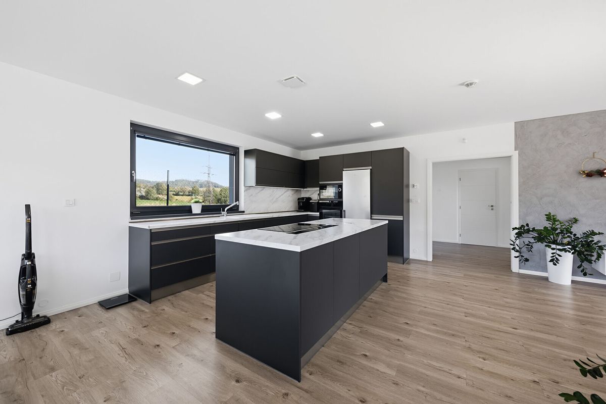 Prodej rodinného domu 145 m², pozemek 875 m² – fotografie 5