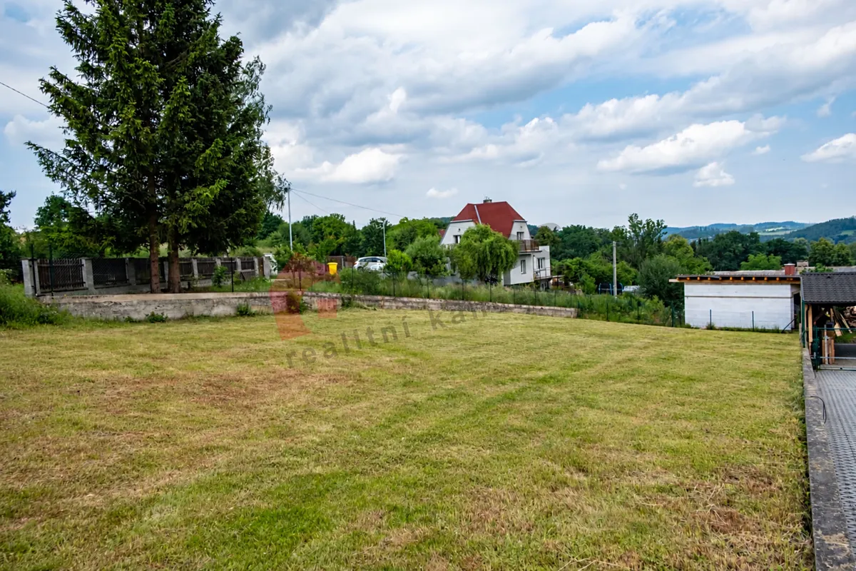 Prodej stavebního pozemku 976 m²