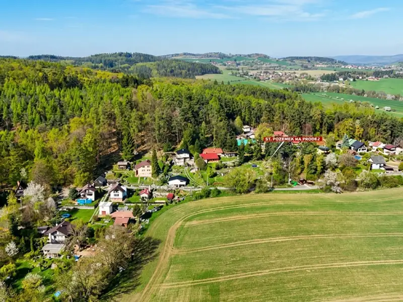 Prodej stavebního pozemku 704 m², Vranov – náhled fotky 3