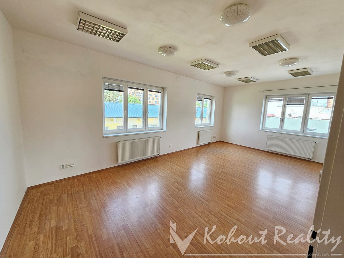 Pronájem výrobní haly, prostoru 105 m²