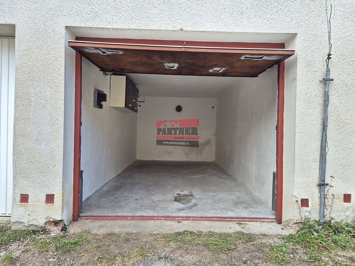 Pronájem garáže 18 m², Tábor – fotka 1 z 3
