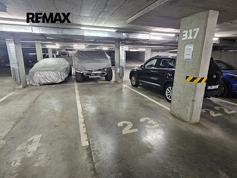 Pronájem garážového stání 13 m², Brno – náhled fotky 2