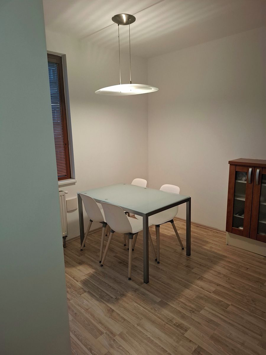 Pronájem bytu 2+kk 58 m² – fotografie 2