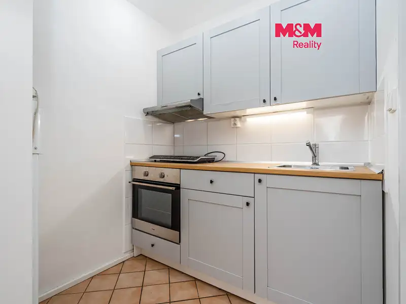 Prodej bytu 1+kk 35 m², Hradec Králové – náhled fotky 1