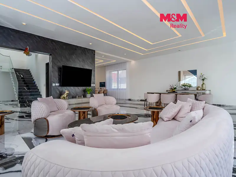 Prodej rodinného domu 400 m², pozemek 896 m², Jirny – náhled fotky 1