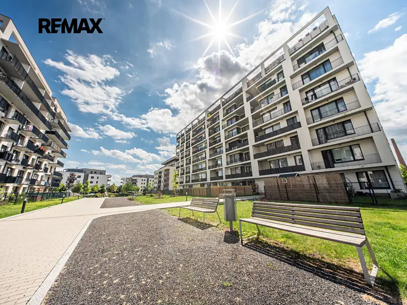 Prodej bytu 2+kk 56 m², Praha – náhled fotky 1