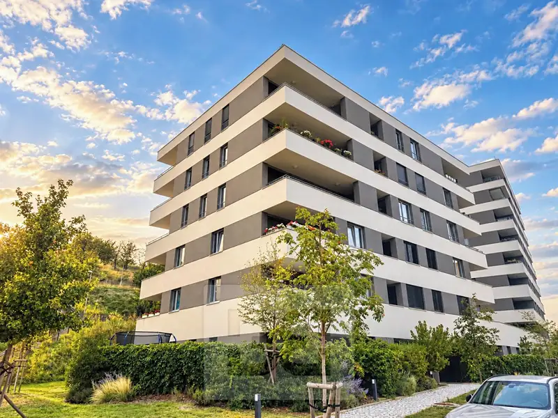 Prodej bytu 2+kk 72 m², Praha – náhled fotky 1