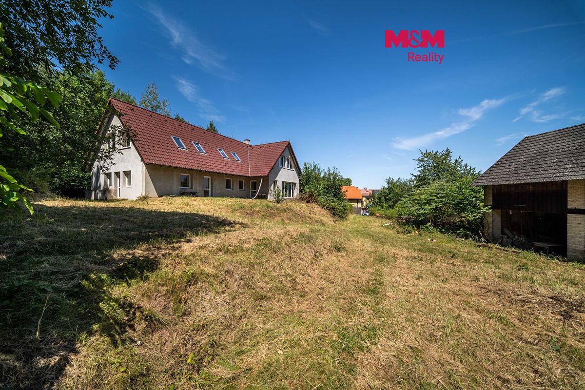 Prodej rodinného domu 234 m², pozemek 6858 m², Jivina – fotka 1 z 3