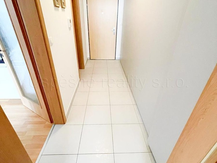 Pronájem bytu 2+kk, 52 m² (4 z 27)