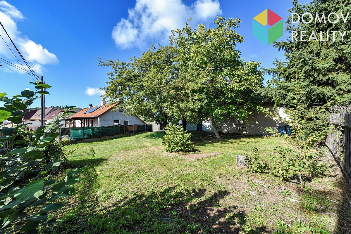 Prodej stavebního pozemku 867 m², Svatá – fotka 1 z 3