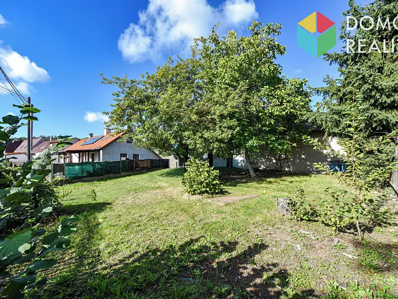 Prodej stavebního pozemku 867 m², Svatá – náhled fotky 1