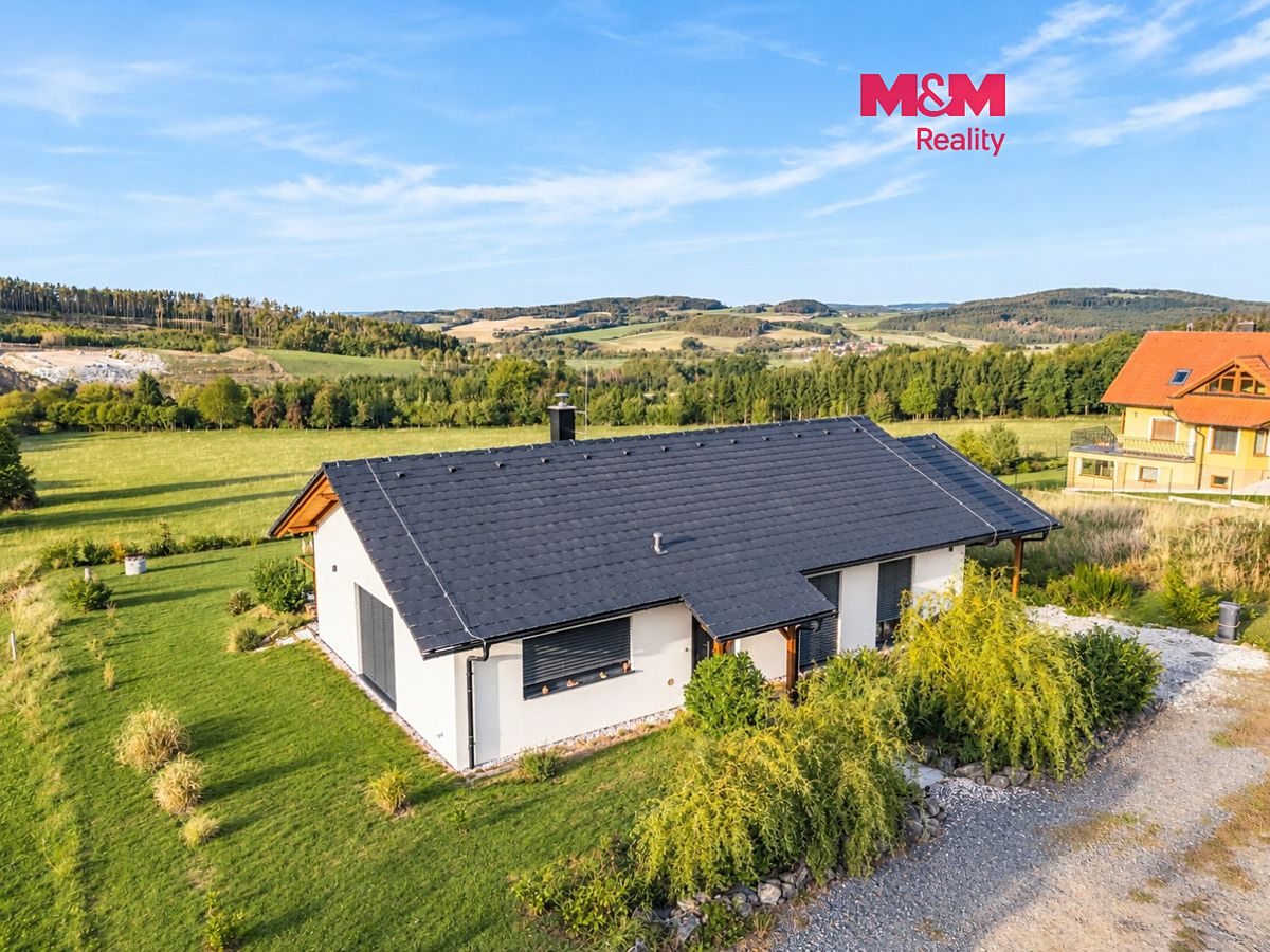 Prodej rodinného domu 107 m², pozemek 1090 m², Klatovy – fotka 1 z 3