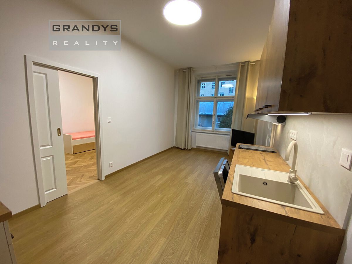 Pronájem bytu 2+kk 40 m² – fotografie 4