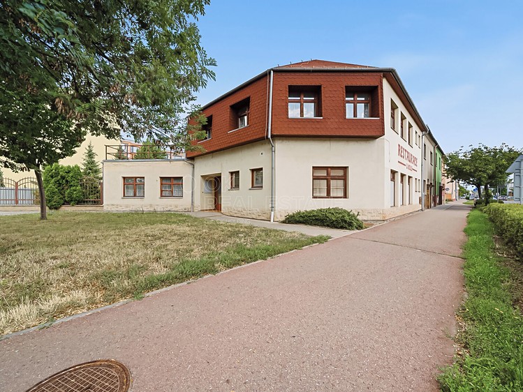 Prodej komerčního prostoru, 630 m² (1 z 83)