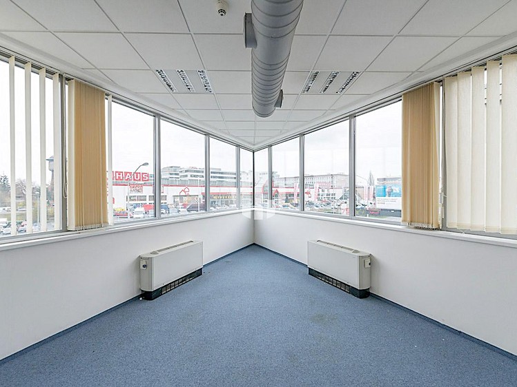 Комерційне приміщення в оренду, 956 м² (4 з 10)