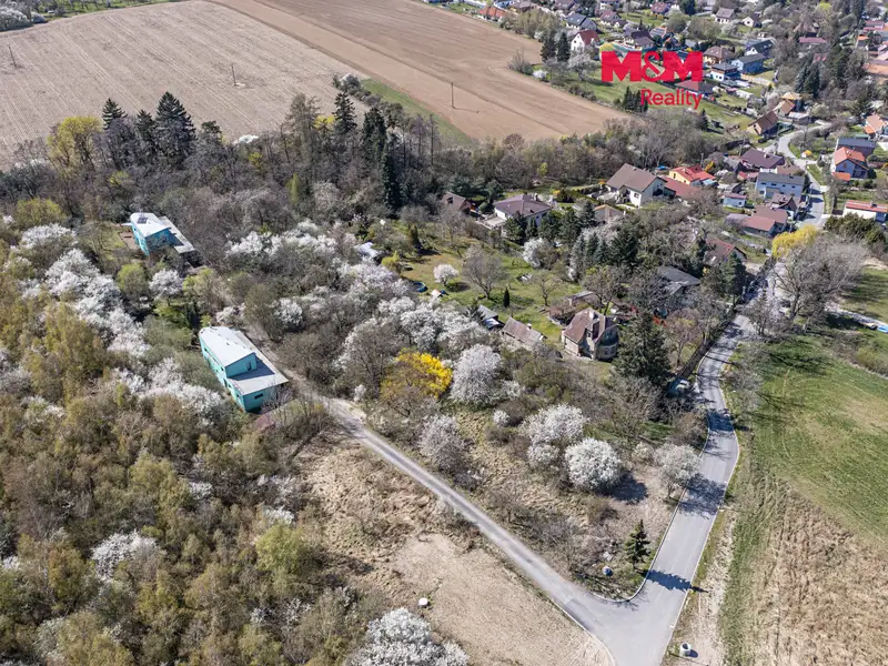 Prodej stavebního pozemku 3021 m², Škvorec – náhled fotky 1