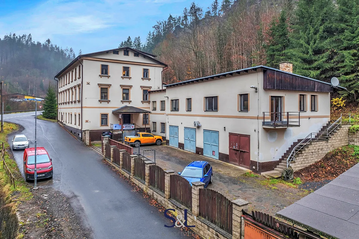 Prodej výrobní haly, prostoru 2098 m²