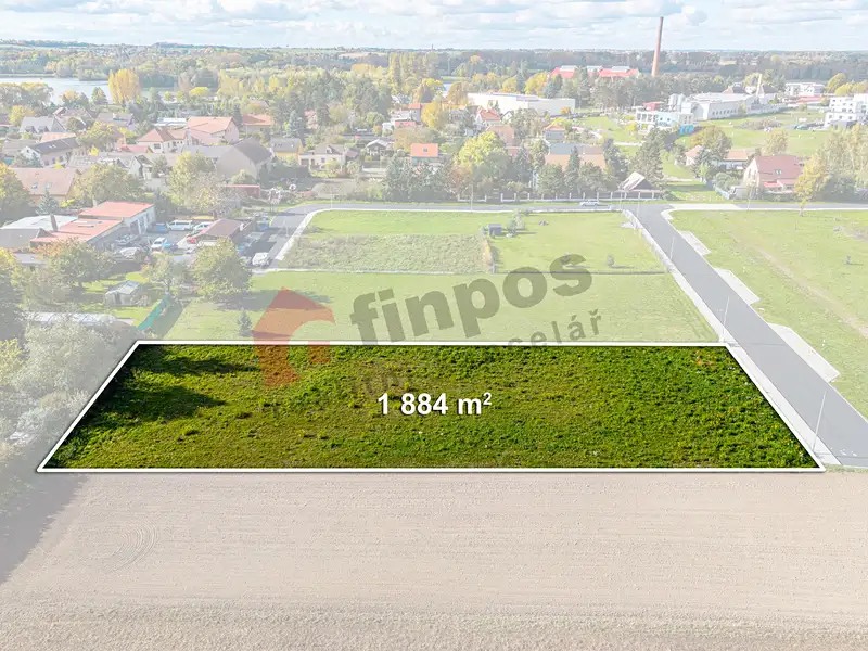 Prodej stavebního pozemku 1884 m², Káraný – náhled fotky 1