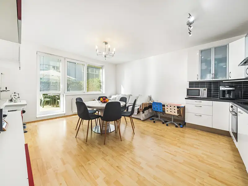 Prodej bytu 3+kk 70 m², Praha – náhled fotky 1
