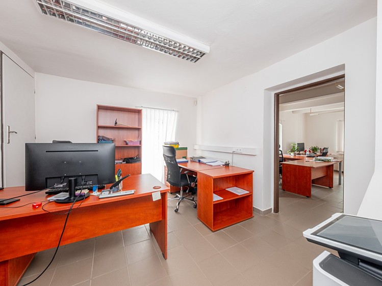 Комерційне приміщення в оренду, 3 580 м² (6 з 33)