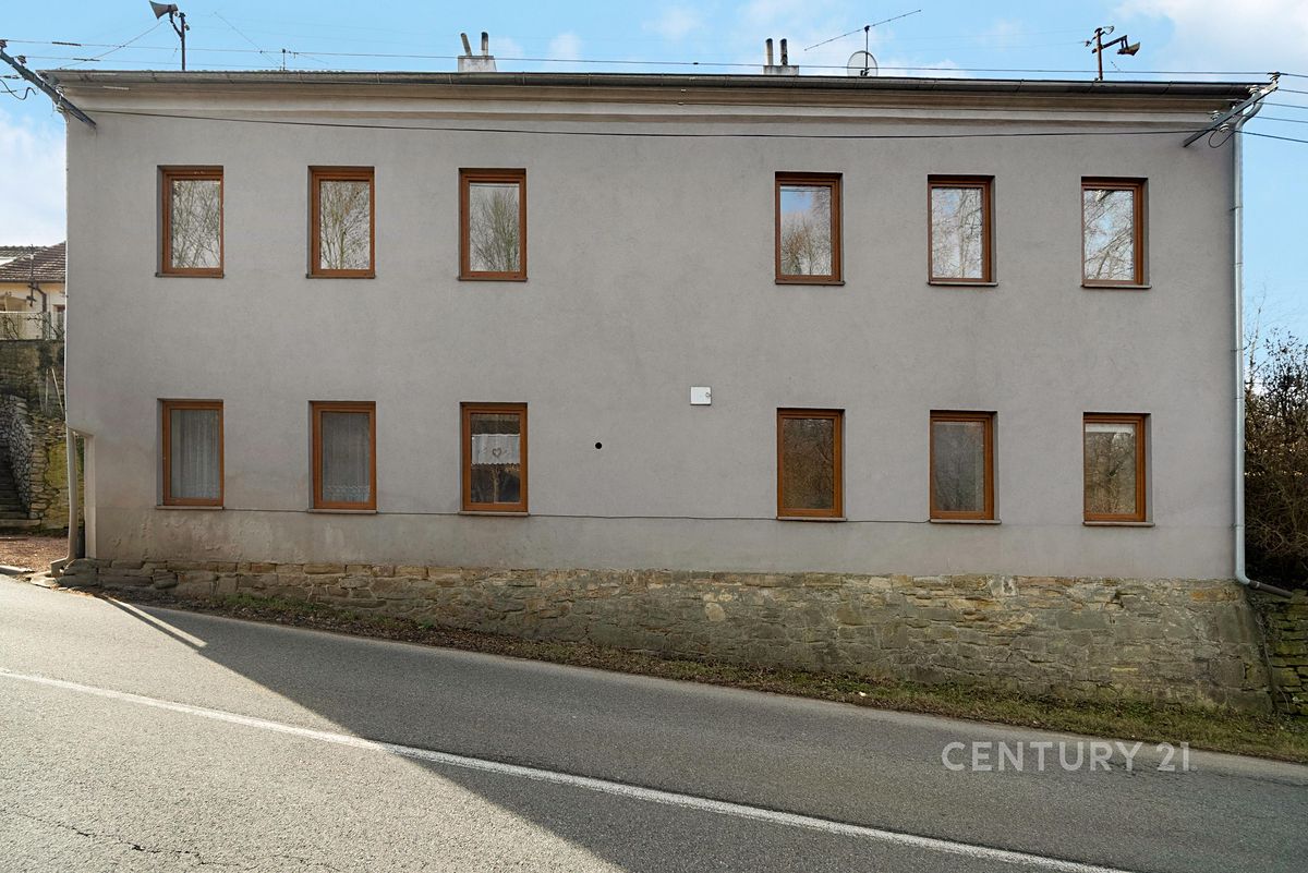Prodej vícegeneračního domu 220 m², pozemek 596 m², Oslavany – fotka 1 z 3